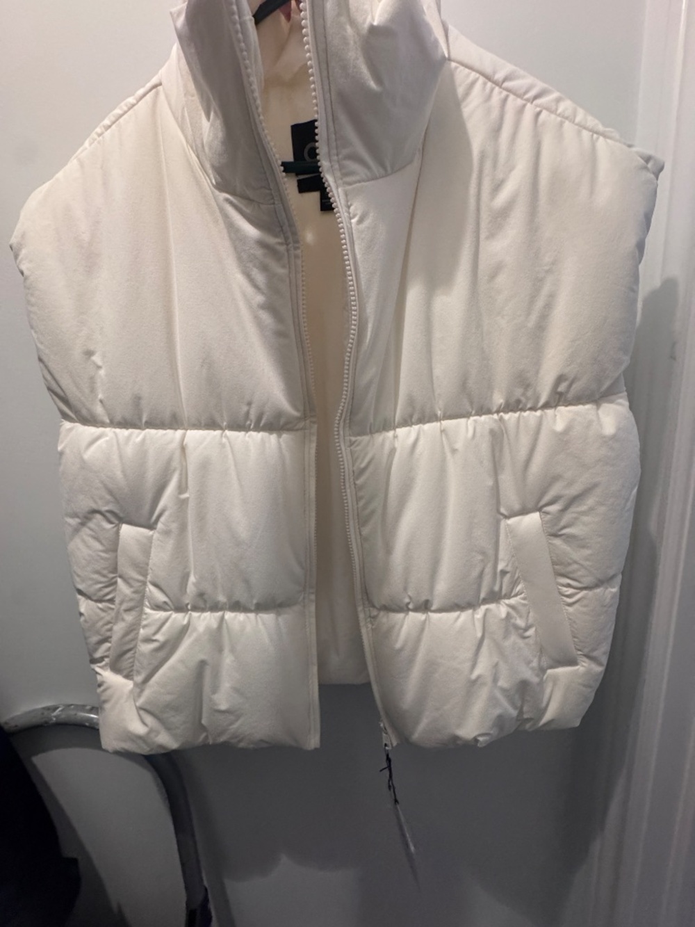 ALO Incline Puffer Vest - Picture 3 of 4